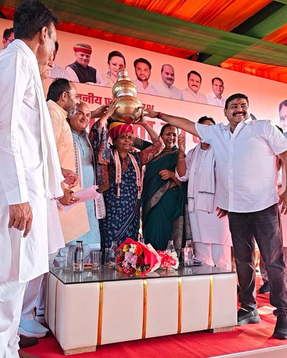 प्रदेश अध्यक्ष डॉ. अर्चना गुप्ता के रेवाड़ी आगमन पर ऐतिहासिक और भव्य स्वागत किया गया।