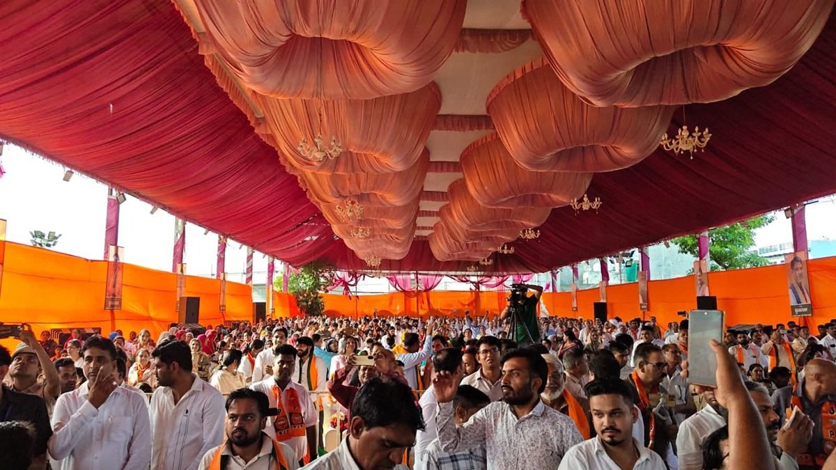 प्रदेश अध्यक्ष डॉ. अर्चना गुप्ता के रेवाड़ी आगमन पर ऐतिहासिक और भव्य स्वागत किया गया।