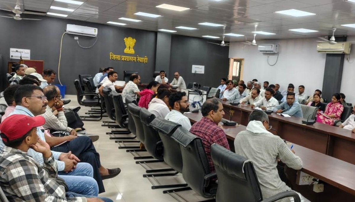 Haryana News: एसआईआर अभियान को लेकर एसडीएम रेवाड़ी ने ली बैठक