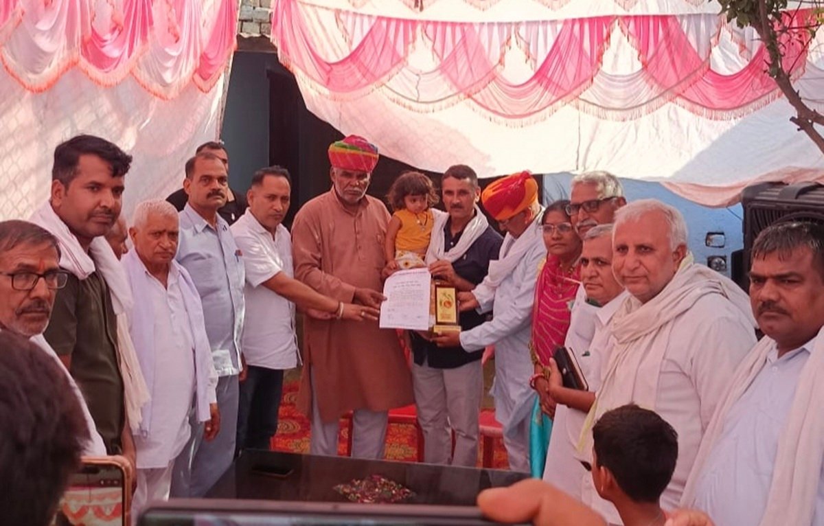 Breaking News: रेवाड़ी की नन्हीं बेटी ने रचा इतिहास:  जिम्नास्टिक रिंग पर बनाया वर्ल्ड रिकॉर्ड, जड़थल गांव में जोरदार स्वागत