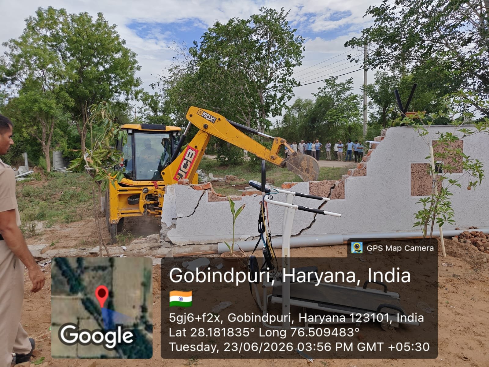 बिना अनुमति बन रहे अवैध निर्माणों को <a href=