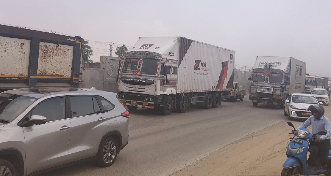NH-48 Traffic Alert: हाईवे पर मालपुरा के पास रेंग रहे वाहन