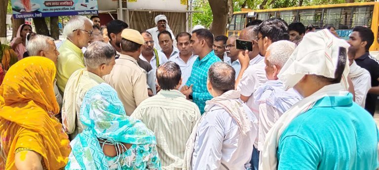 Breaking News: धारूहेड़ा की करण कुंज कॉलोनी के लोगों का फूटा गुस्सा? रेवाड़ी प्रशासन को दी चेतावनी