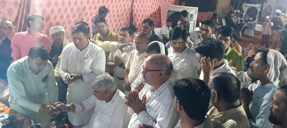 खाटू श्याम जागरण का धारूहेड़ा के चेयरमैन अजय जांगड़ा व हरियाणा टूरिज्म पूर्व चेयरमैन राव इंद्रपाल ने दीप प्रज्जवलित कर शुभारंभ किया।