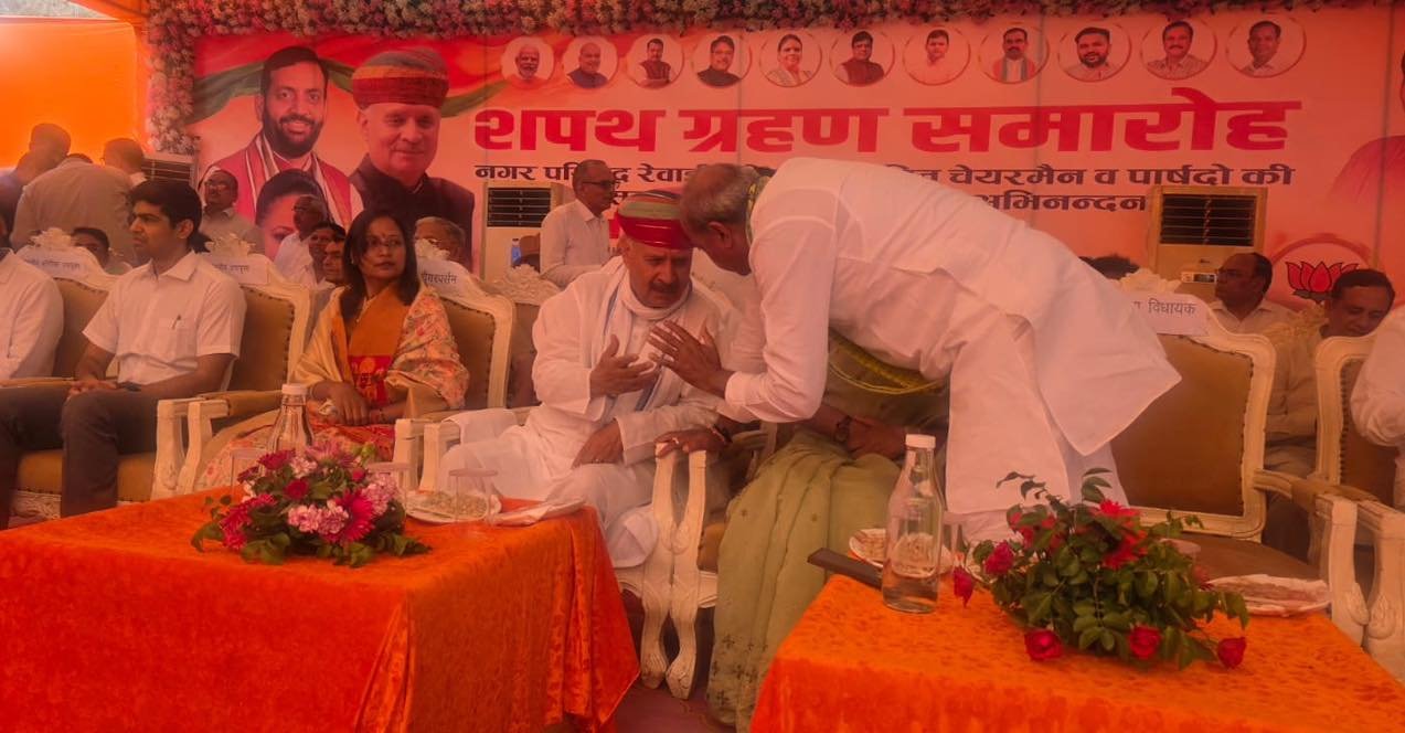 Rewari News: अब जगमगाएगा भाड़ावास फ्लाईओवर, हाई मास्ट लाइट परियोजना पूरी होने के करीब 24 रेवाड़ी : नगर परिषद रेवाड़ी की नवनिर्वाचित चेयरपर्सन विनिता पीपल के शपथ ग्रहण समारोह का आयोजन उत्साहपूर्ण माहौल में किया गया
