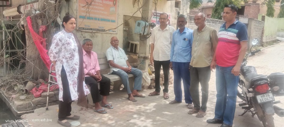 पुलिस निरीक्षक रामपाल के नेतृत्व में गठित नशा मुक्ति टीम ने ग्रामीण इलाकों में 'डोर-टू-डोर' अभियान चलाया।