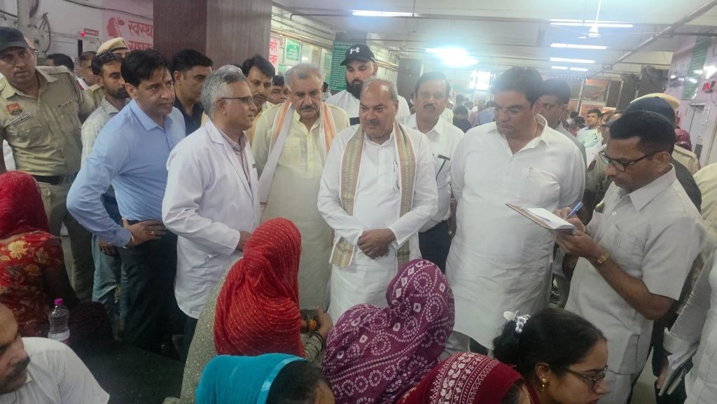 रेवाड़ी। हरियाणा विधानसभा की शिक्षा, मेडिकल एंड रिसर्च तथा तकनीकी शिक्षा समिति ने शुक्रवार को रेवाड़ी स्थित नागरिक अस्पताल का निरीक्षण कर स्वास्थ्य सेवाओं की समीक्षा की