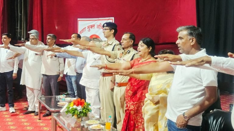 Rewari Police Drug Free Campaign : ‘नशा तस्करों की जगह समाज में नहीं, जेल की सलाखों के पीछे है’- IG ओम प्रकाश नरवाल