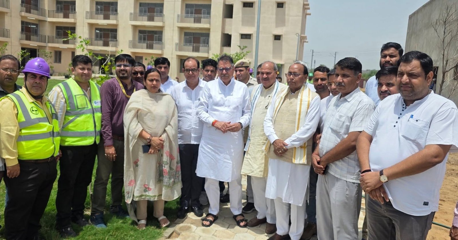 Haryana News : राज्यसभा सांसद डॉ. सतीश पूनिया ने देश् के 22वें एम्स स्थल का किया निरीक्षण 1 Haryana News : राज्यसभा सांसद डॉ. सतीश पूनिया ने देश् के 22वें एम्स स्थल का किया निरीक्षण