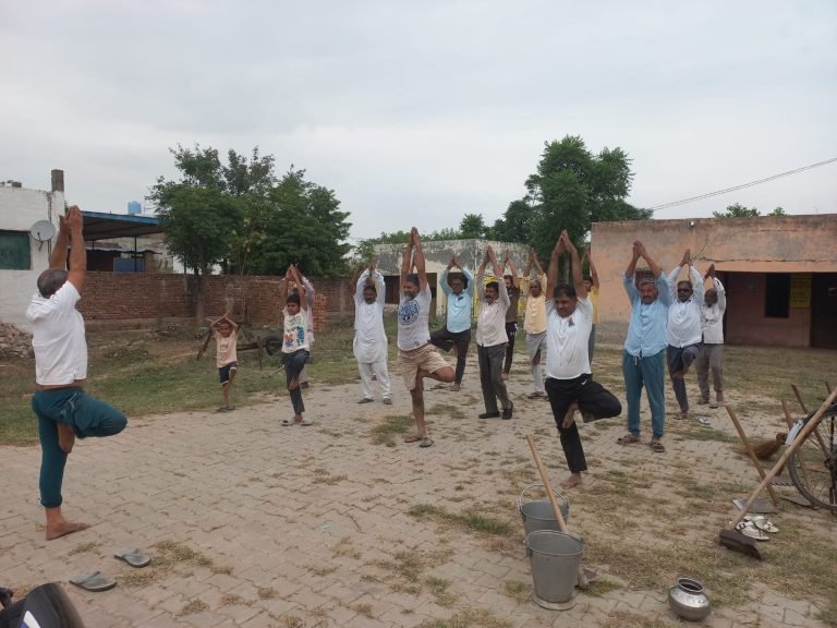 Rewari News: अंतर्राष्ट्रीय योग दिवस पर डूंगरवास व फदनी में किया योगाभ्यास