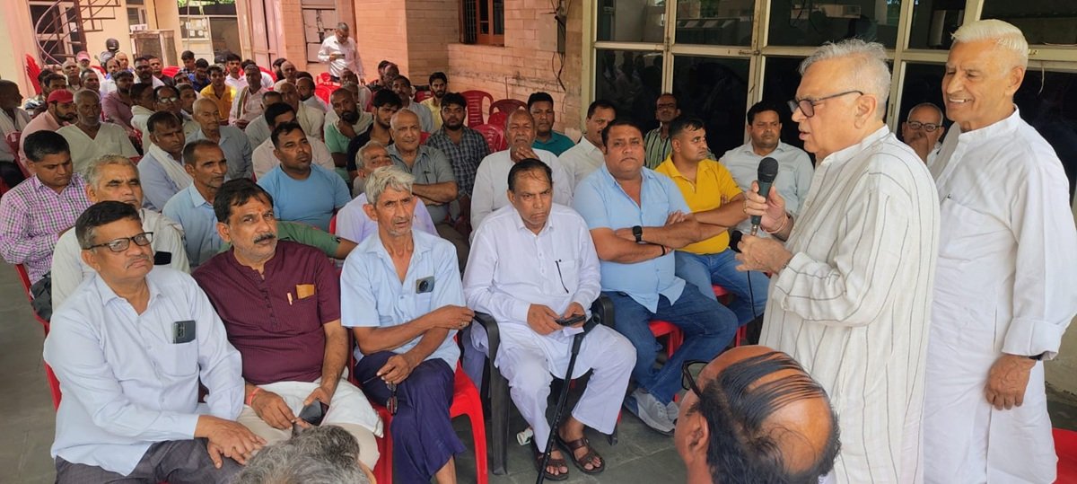 Political News: पूर्व मंत्री कैप्टन अजय सिंह यादव ने ली बैठक, SIR को लेकर कही ये बात