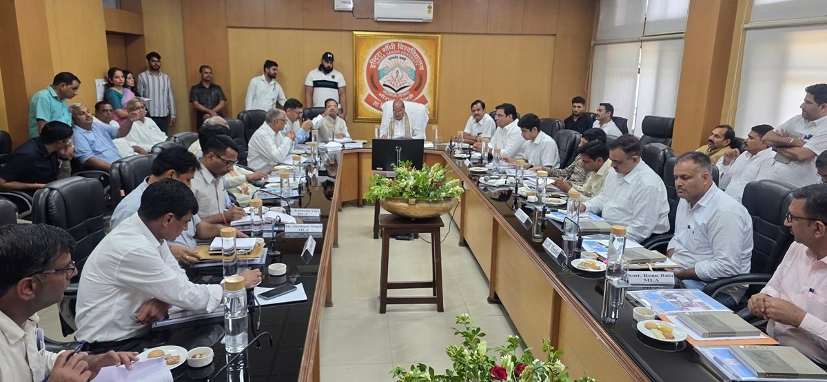 Breaking News: हरियाणा विधानसभा की Subject Committee ने IGU का किया दौरा
