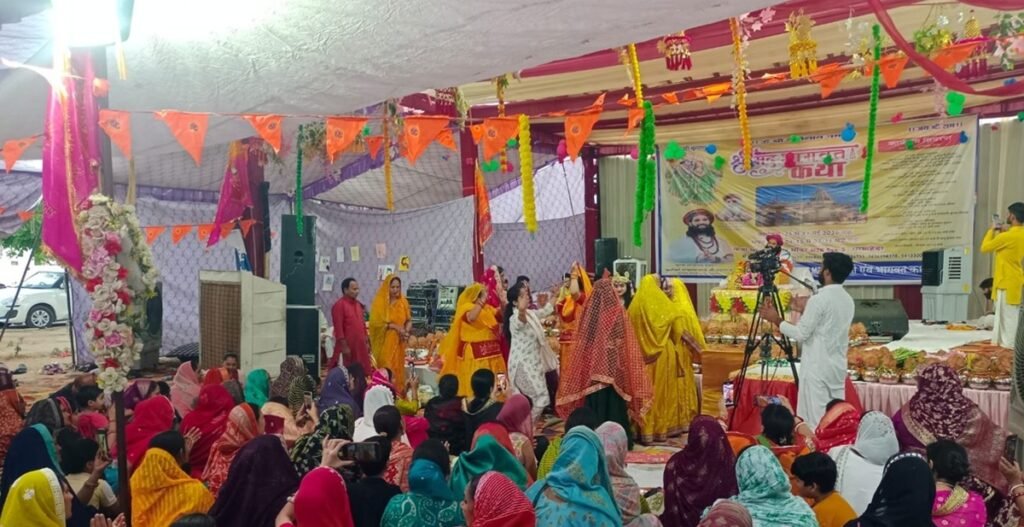 धारूहेड़ा में श्रीमद भागवत कथा का समापन, हवन व विशाल भंडारे में उमड़े श्रद्धालु 16 धारूहेड़ा में श्रीमद भागवत कथा का समापन, हवन व विशाल भंडारे में उमड़े श्रद्धालु
