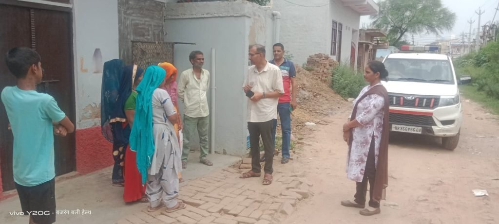 पुलिस निरीक्षक रामपाल के नेतृत्व में गठित नशा मुक्ति टीम ने ग्रामीण इलाकों में 'डोर-टू-डोर' अभियान चलाया।