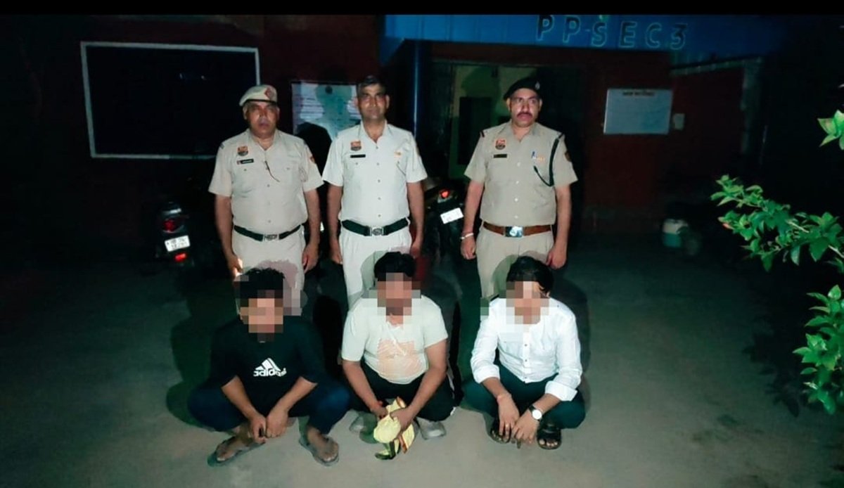 रेवाड़ी: अवैध अहाते पर पुलिस की रेड, खोखा संचालक सहित 3 आरोपी गिरफ्तार