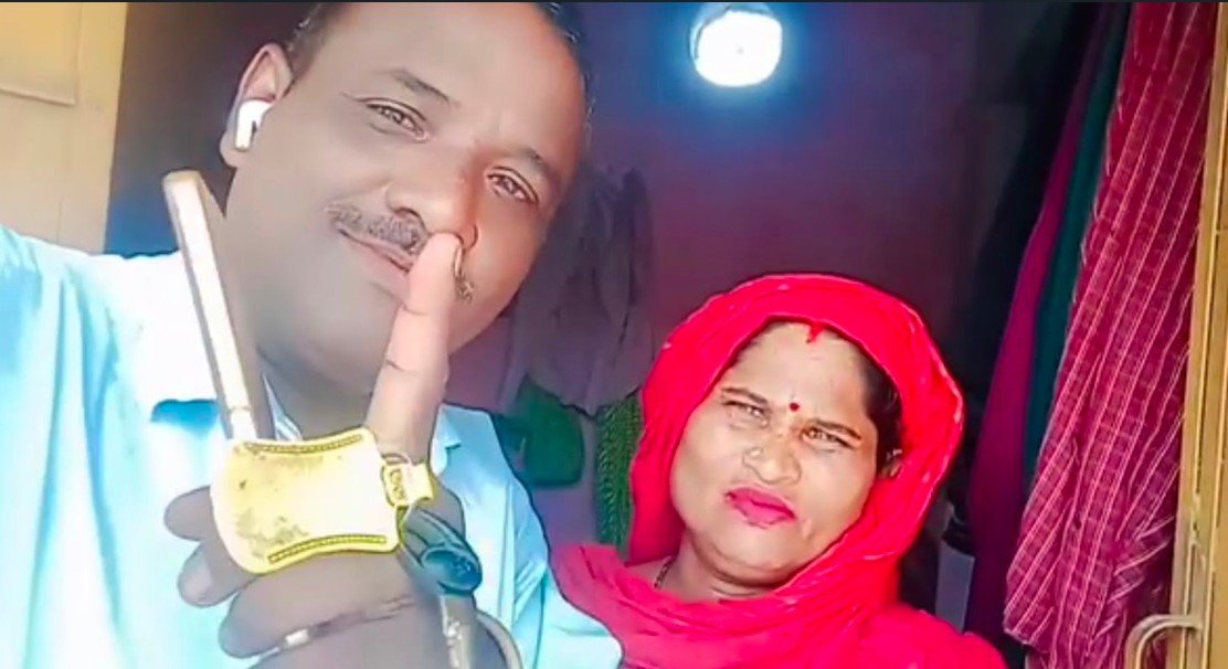 धारूहेड़ा में पति-पत्नी ने एक ही कमरे में फंदे से लटककर दी जान 3 धारूहेड़ा में पति-पत्नी ने एक ही कमरे में फंदे से लटककर दी जान