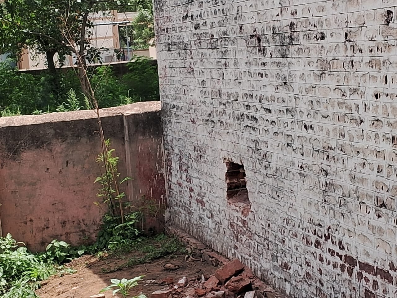 धारूहेड़ा: नंदरामपुर बास स्थित  सर्व हरियाणा ग्रामीण बैंक में चोर दीवार तोडकर अंदर घुसे