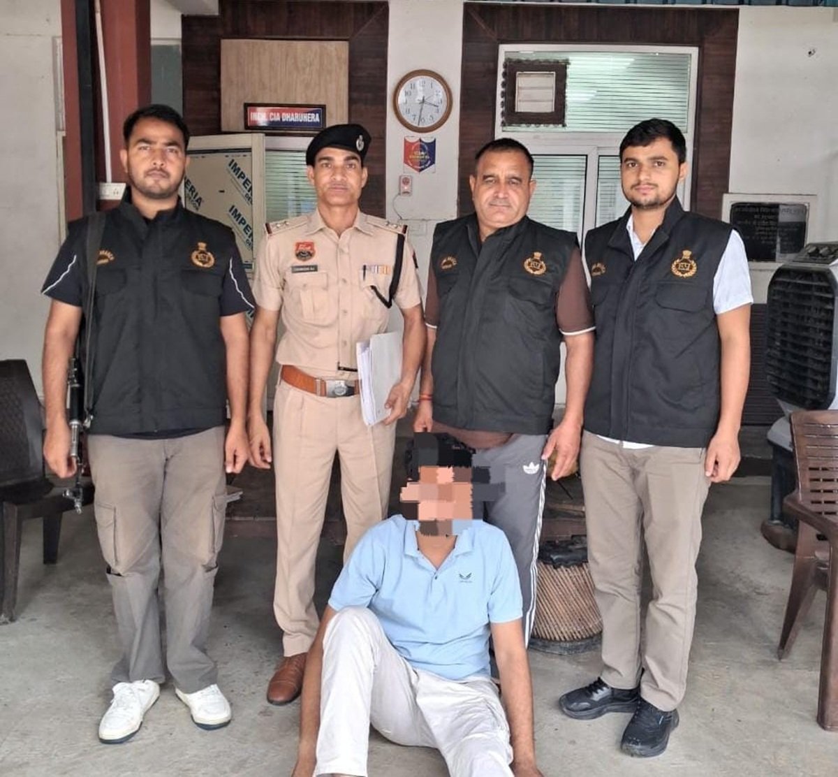 Breaking News: एनसीआर में कहां से पहुंच रहे अवैध हथियार, रिमांड में होगा खुलासा 1 अवैध हथियार उपलब्ध कराने के मामले में एक और आरोपी को गिरफ्तार किया
