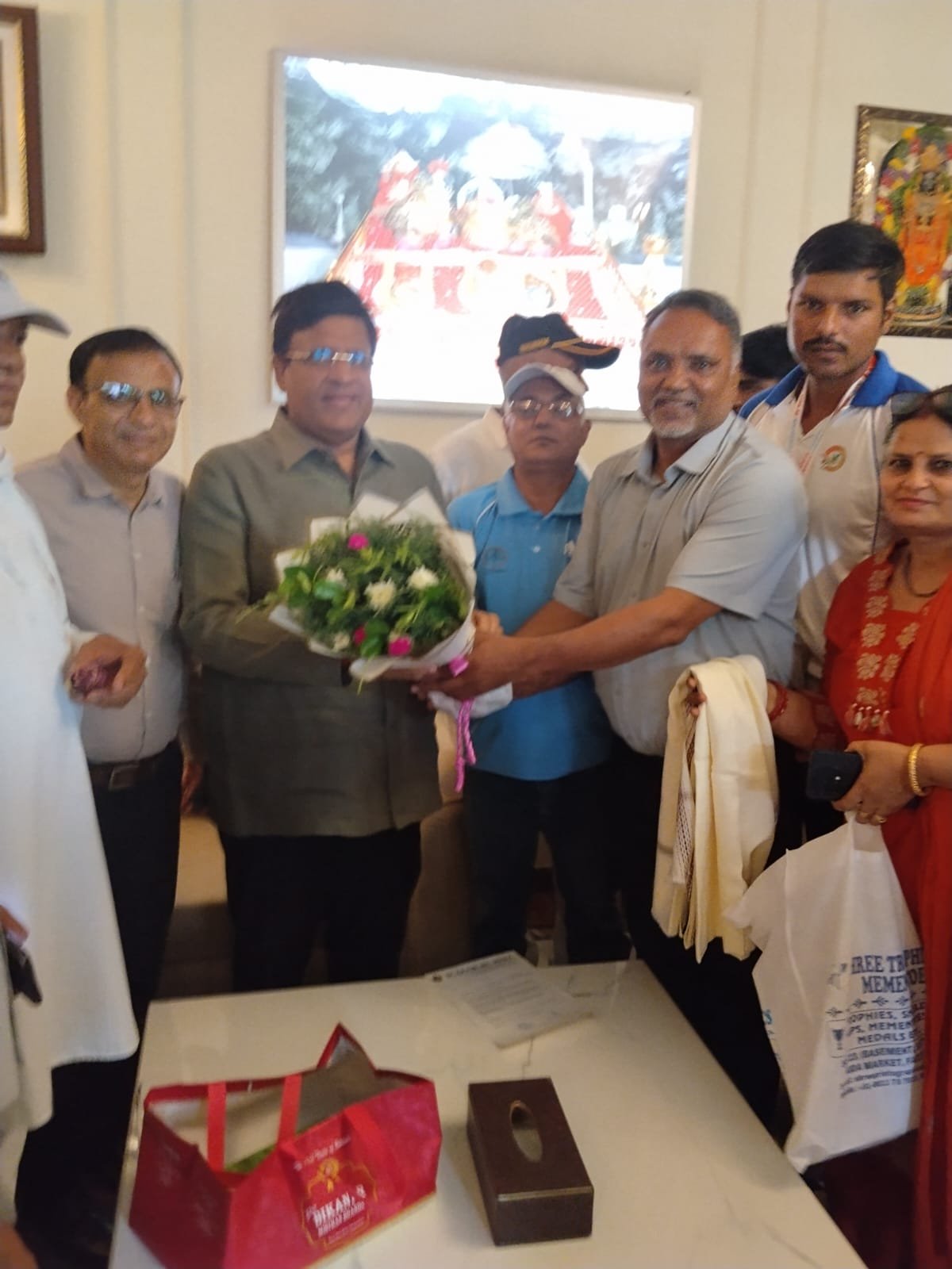 अंतरराष्ट्रीय रजत पदक विजेता विश्वजीत सिंह को कैबिनेट मंत्री विपुल गोयल ने किया सम्मानित 2 <a href=