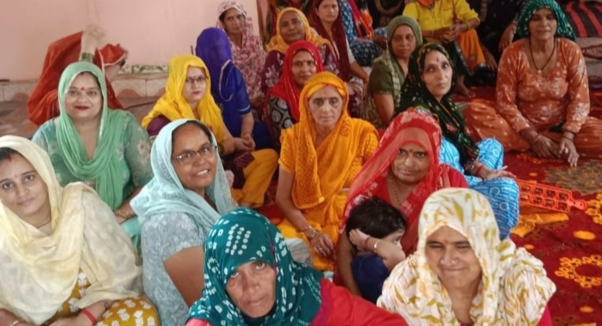 धारूहेड़ा: मंदिर में आयोजित कार्यक्रम मे मौजूद श्रऋालु