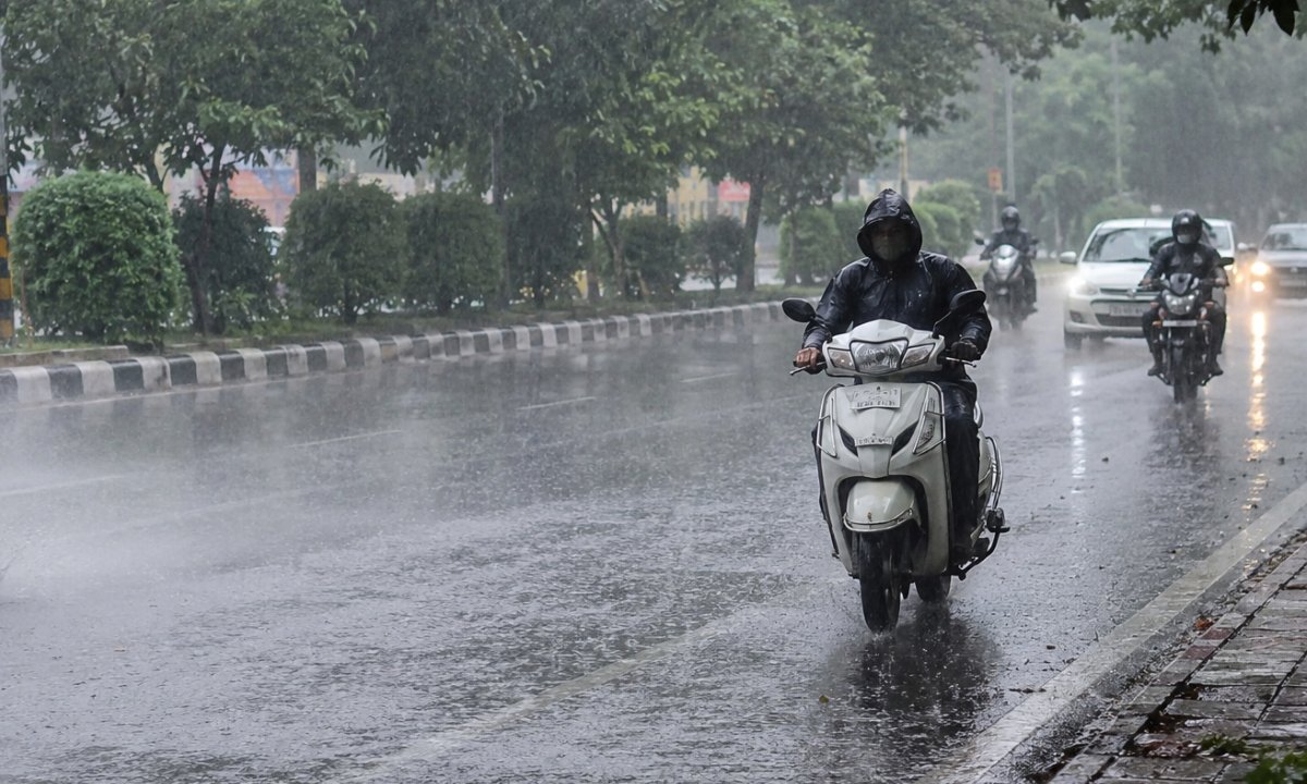 कल कैसा रहेगा हरियाणा का मौसम! रेवाड़ी सहित कई जिलों के लिए रेड अलर्ट जारी, यहां देखें ताजा अपडेट 2 कल कैसा रहेगा हरियाणा का मौसम