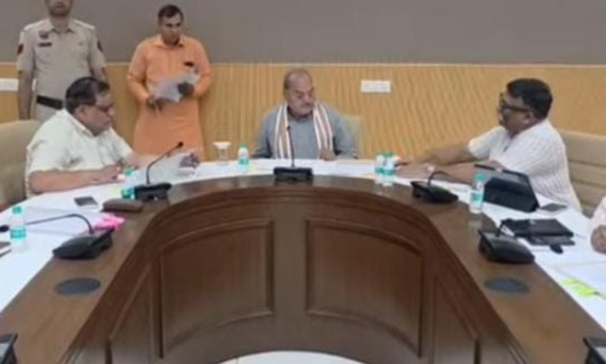 रेवाड़ी विधायक ने अधिकारियों को दी की चेतावनी