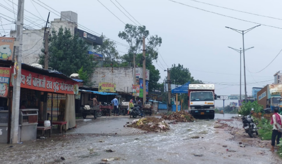 धारूहेड़ा: भिवाड़ी से रैंप टूटने के बाद धारूहेड़ा में आ रहा  काला पानी