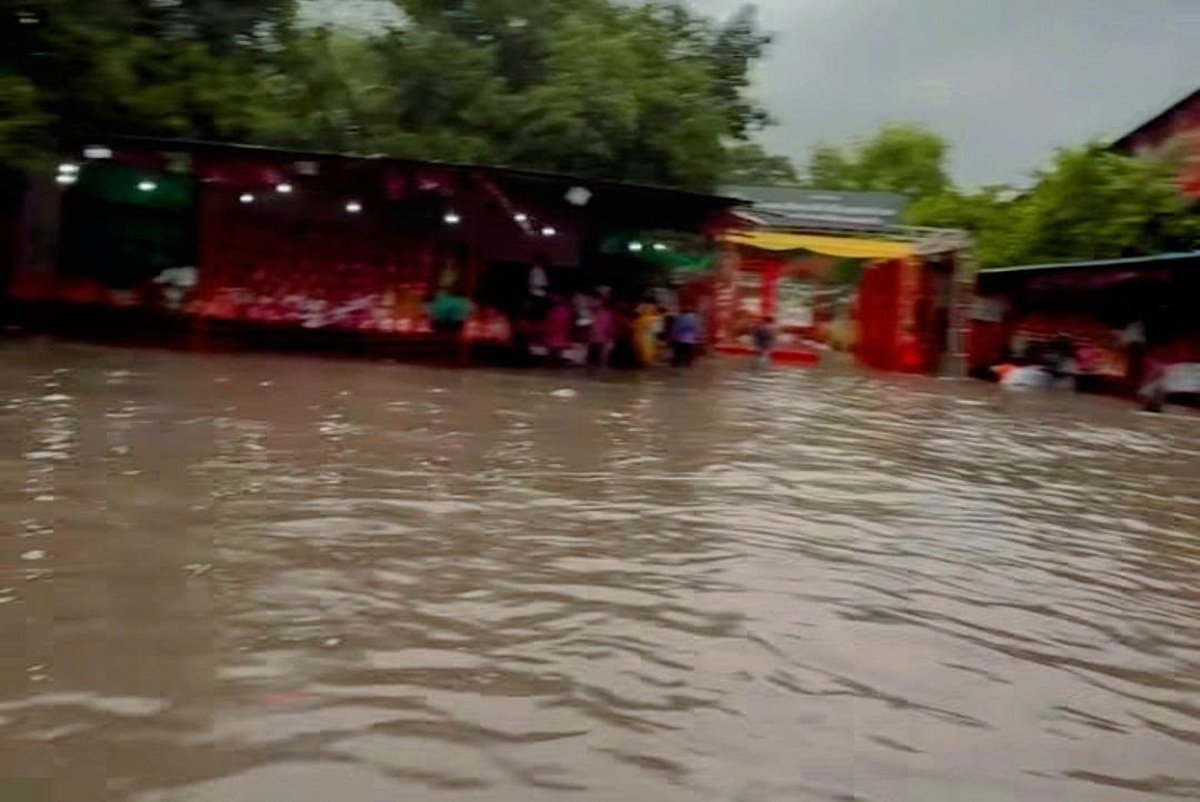 हरियाणा में मानसून: हाईवे पर लगा 10 KM जाम, तीन दिन तेज बारिश अलर्ट ! 3 हरियाणा के गुरूग्राम में बारिश से हुआ जलभराव