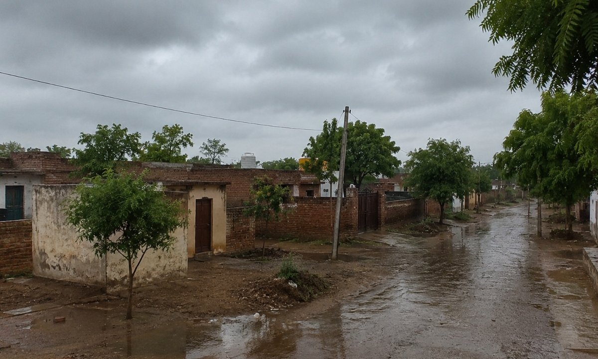 रेवाड़ी में बदला मौसम का मिजाज, बूंदाबांदी से मिली गर्मी से राहत