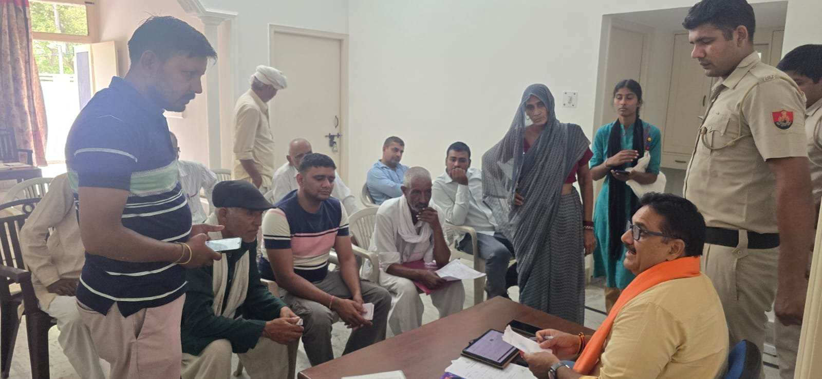 जनकल्याणकारी योजनाओं के प्रभावी क्रियान्वयन के उद्देश्य से उपमंडल कार्यालय तावडू में समाधान शिविर का आयोजन किया गया