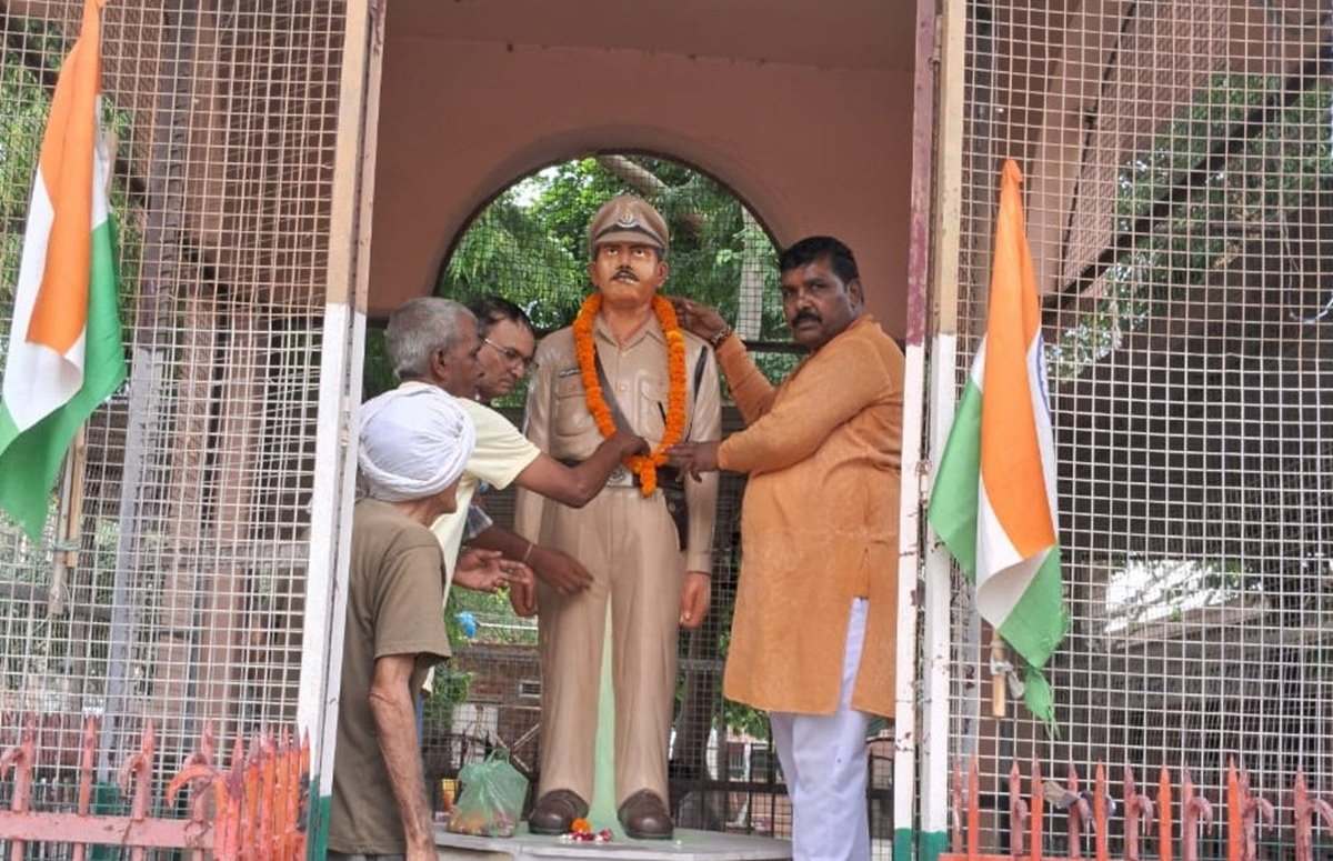 कारगिल विजय दिवस: नंदरामपुर बास में अमर शहीद नरेश कुमार को दी श्रद्धांजलि, ग्रामीणों ने किया नमन