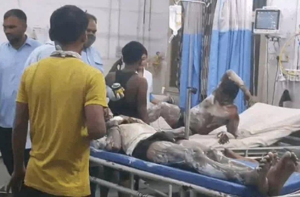 धारूहेड़ा: गैस सिलेंडर में ब्लास्ट होने पर झुलसे श्रमिक रेवाड़ी ट्रामा सेंटर में भर्ती