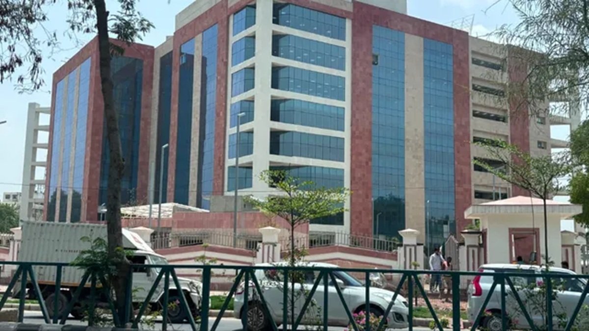 गुरुग्राम को मिला 'टावर ऑफ जस्टिस', CJI सूर्यकांत और CM नायब सैनी ने किया उद्घाटन