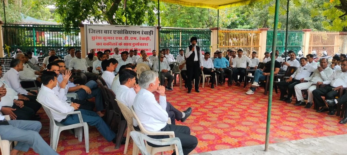 रेवाड़ी, बावल व कोसली कोर्ट में हडताल, जानिए क्या है मामला ? 1 रेवाड़ी कोर्ट में आने वाले सावधान! कल नही होगे काम काज, जानिए क्या है वकीलों की मांग