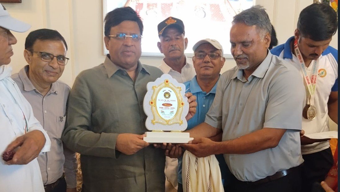 अंतरराष्ट्रीय रजत पदक विजेता विश्वजीत सिंह को कैबिनेट मंत्री विपुल गोयल ने किया सम्मानित