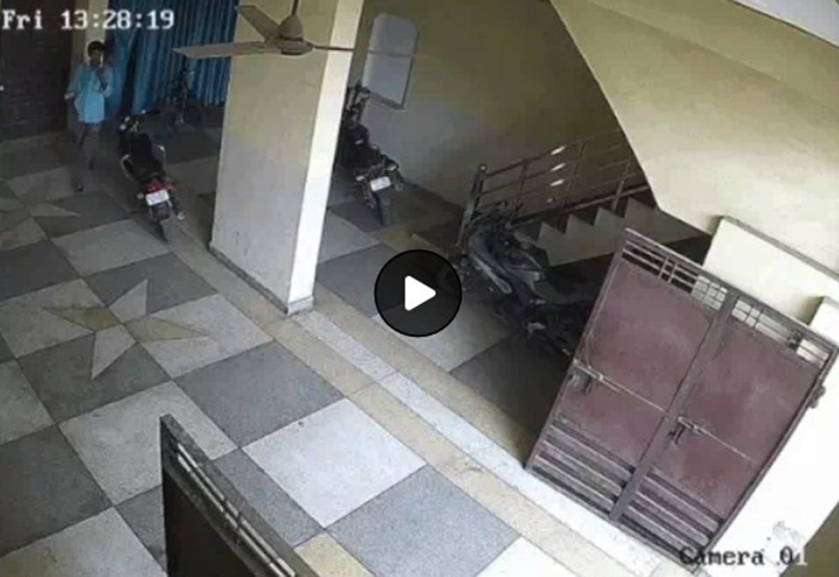 धारूहेड़ा के महेश्वरी में दिनदहाड़े चोरी: CCTV में कैद हुई 9 मिनट की चोरी