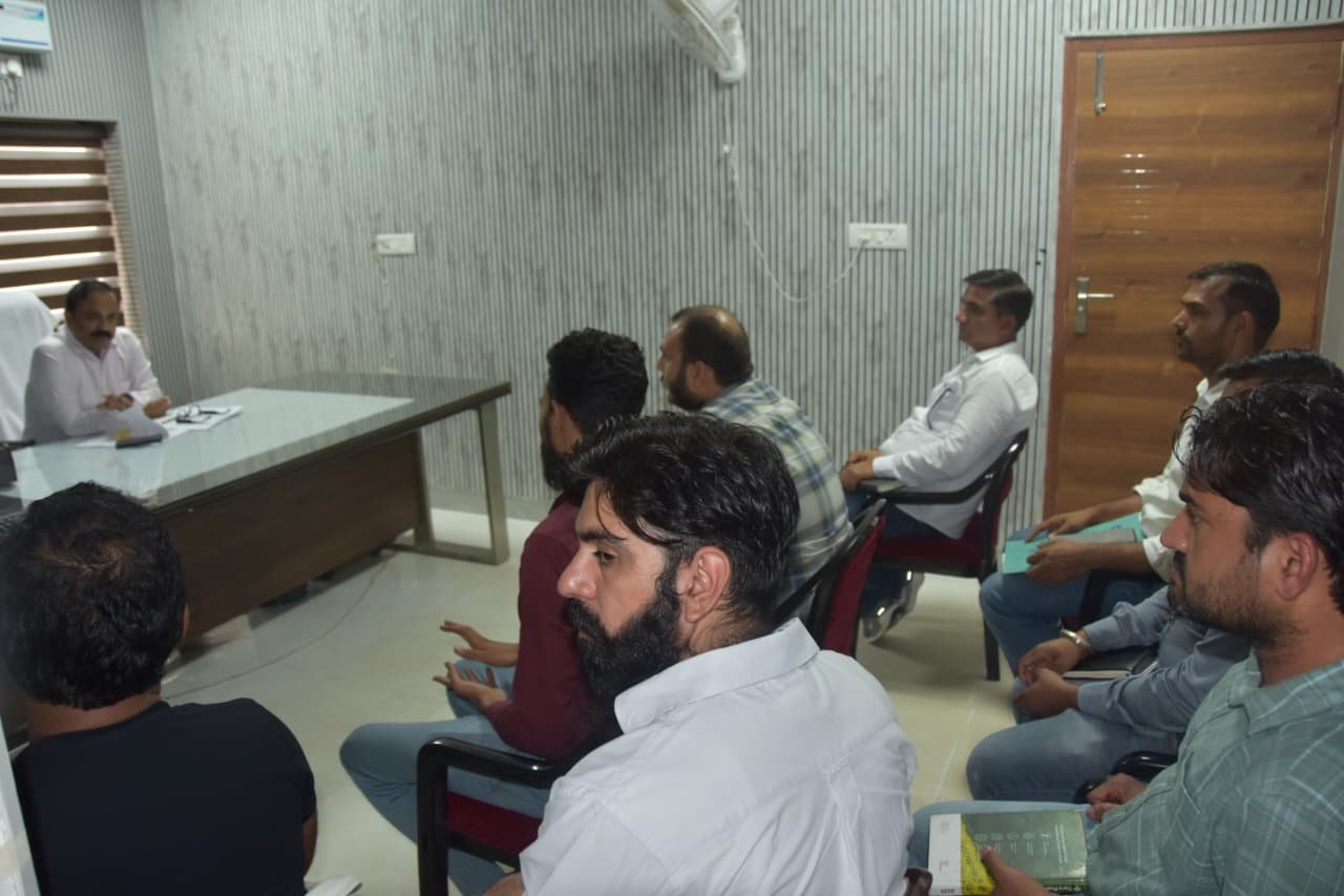 दर्दनाक हादसों को बेहद गंभीरता से लेते हुए जिला नगर आयुक्त, रेवाड़ी प्रदीप अहलावत द्वारा उच्चस्तरीय समीक्षा बैठक बुलाई