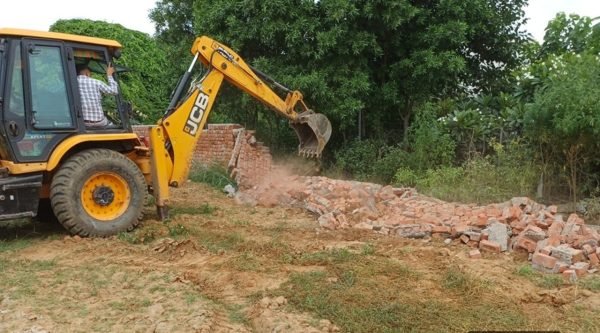 धारूहेड़ा में अवैध कॉलोनी पर चला DTP का बुल्डोजर धारूहेड़ा