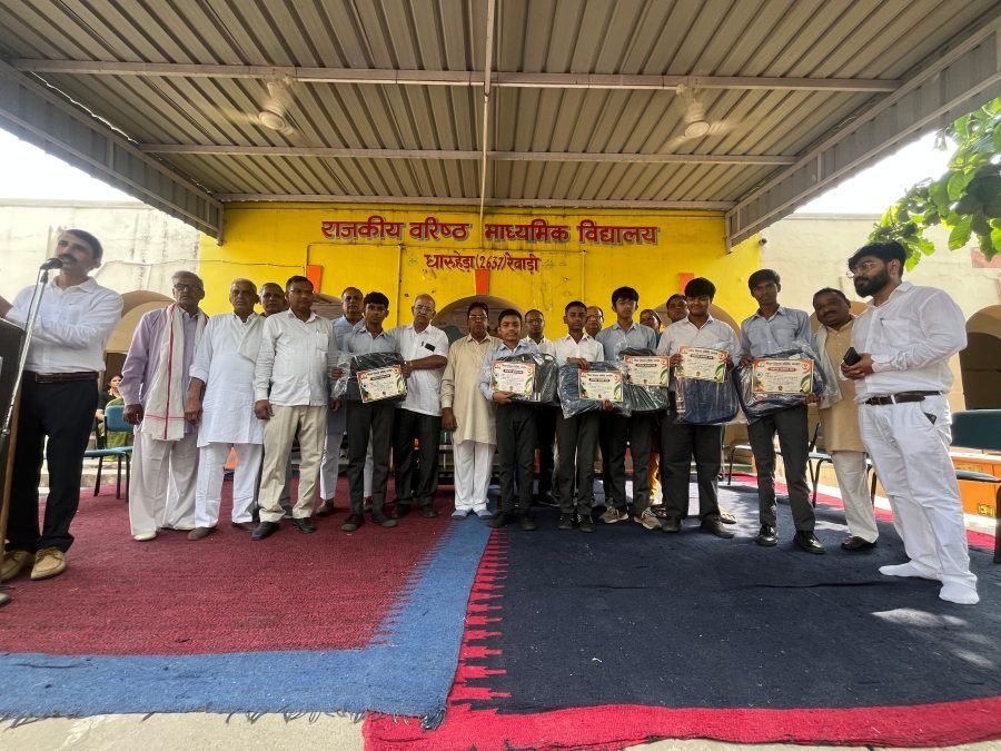 राजकीय बाल वरिष्ठ माध्यमिक विद्यालय धारूहेड़ा में मेधावी विद्यार्थियों को किया सम्मानित राजकीय बाल वरिष्ठ माध्यमिक विद्यालय धारूहेड़ा