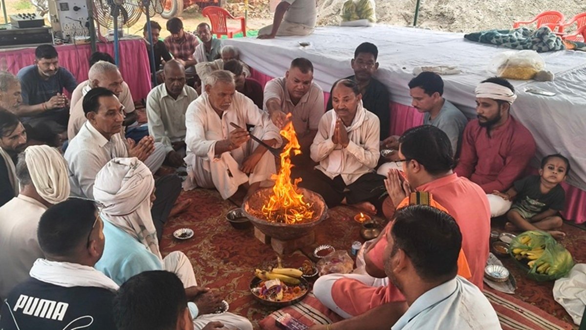 धारूहेड़ा के अलावलपुर में कांवड़ सेवा शिविर में हुआ भव्य हवन-यज्ञ