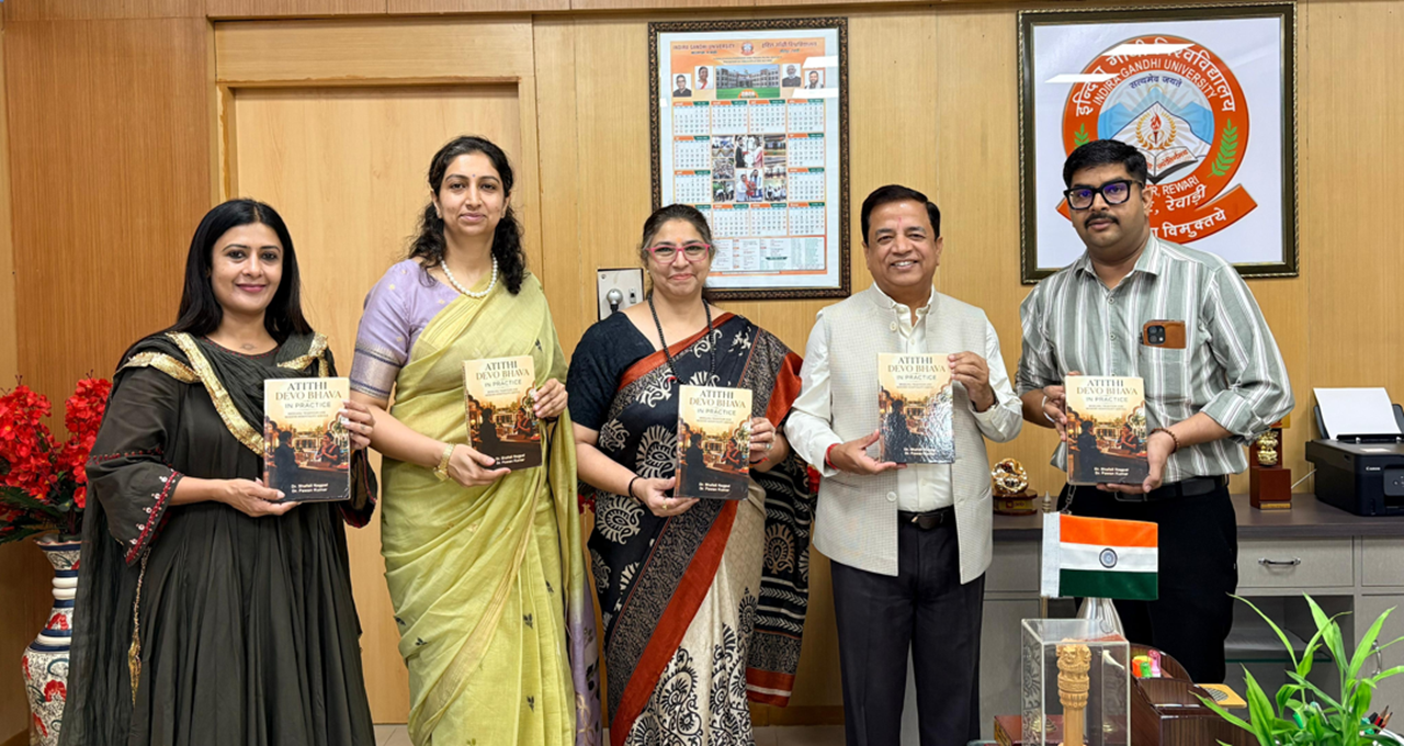 इंदिरा गांधी विश्वविद्यालय (IGU), मीरपुर में पर्यटन व आतिथ्य क्षेत्र से जुड़ी एक महत्वपूर्ण अकादमिक उपलब्धि के तहत ‘अतिथि देवो भव इन प्रैक्टिस: ब्रिजिंग ट्रेडिशन एंड मॉडर्न हॉस्पिटैलिटी सर्विस’ पुस्तक का औपचारिक विमोचन किया