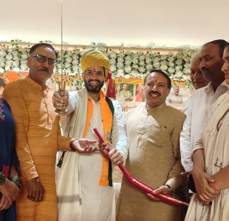 धारूहेड़ा में भाजपा किसान मोर्चा प्रदेश अध्यक्ष महेश चौहान का नागरिक अभिनंदन