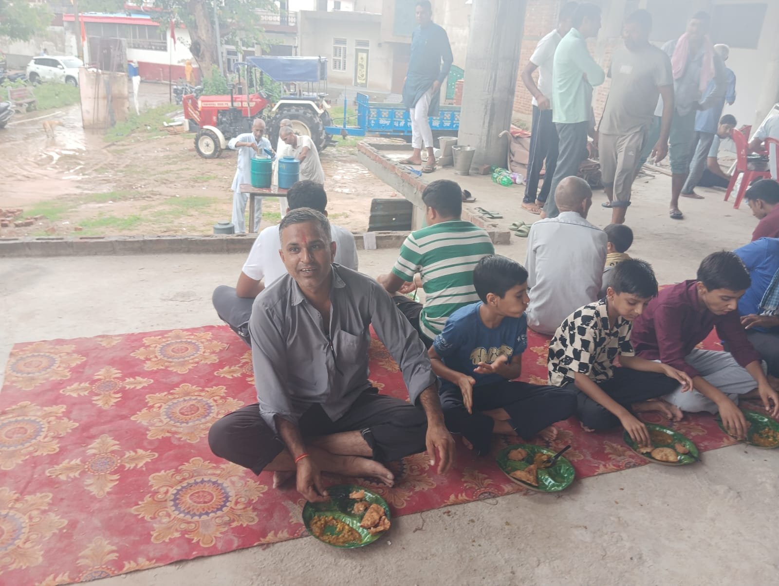 बाल्धन खुर्द में हरियाली का महाअभियान: एसबीआई जाटूसाना शाखा ने लगाए 1400 पौधे