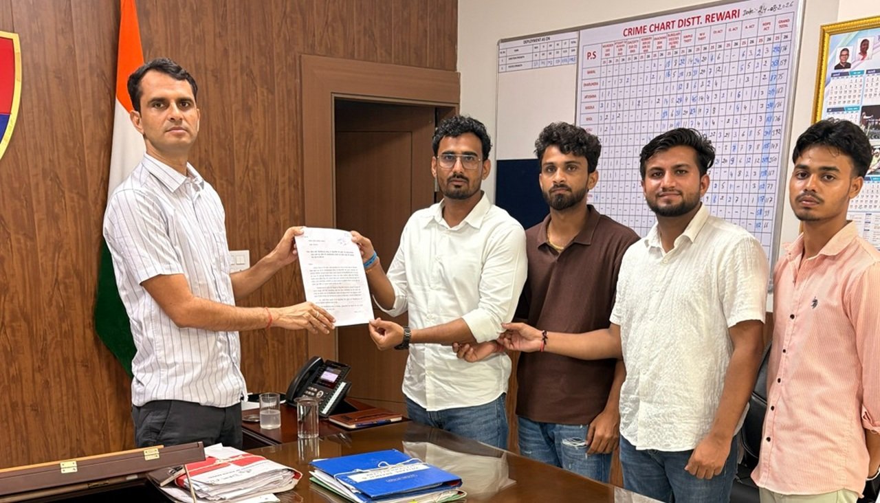 विश्वविद्यालय की सुरक्षा व्यवस्था मजबूत करने को लेकर एक  ज्ञापन सौंपा