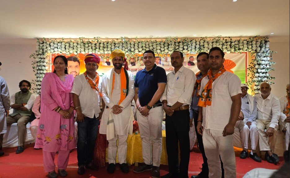 राजपूत समाज धारूहेड़ा ने भाजपा किसान मोर्चा के नवनियुक्त प्रदेश अध्यक्ष महेश सिंह चौहान का किया भव्य स्वागत