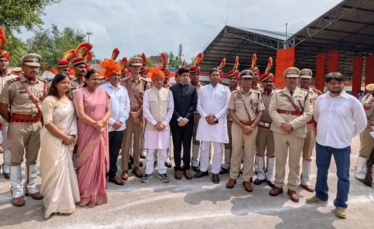 Independence Day Celebrations : उत्कृष्ट कार्य के लिए रेवाड़ी में 30 पुलिसकर्मी को किया सम्मानित