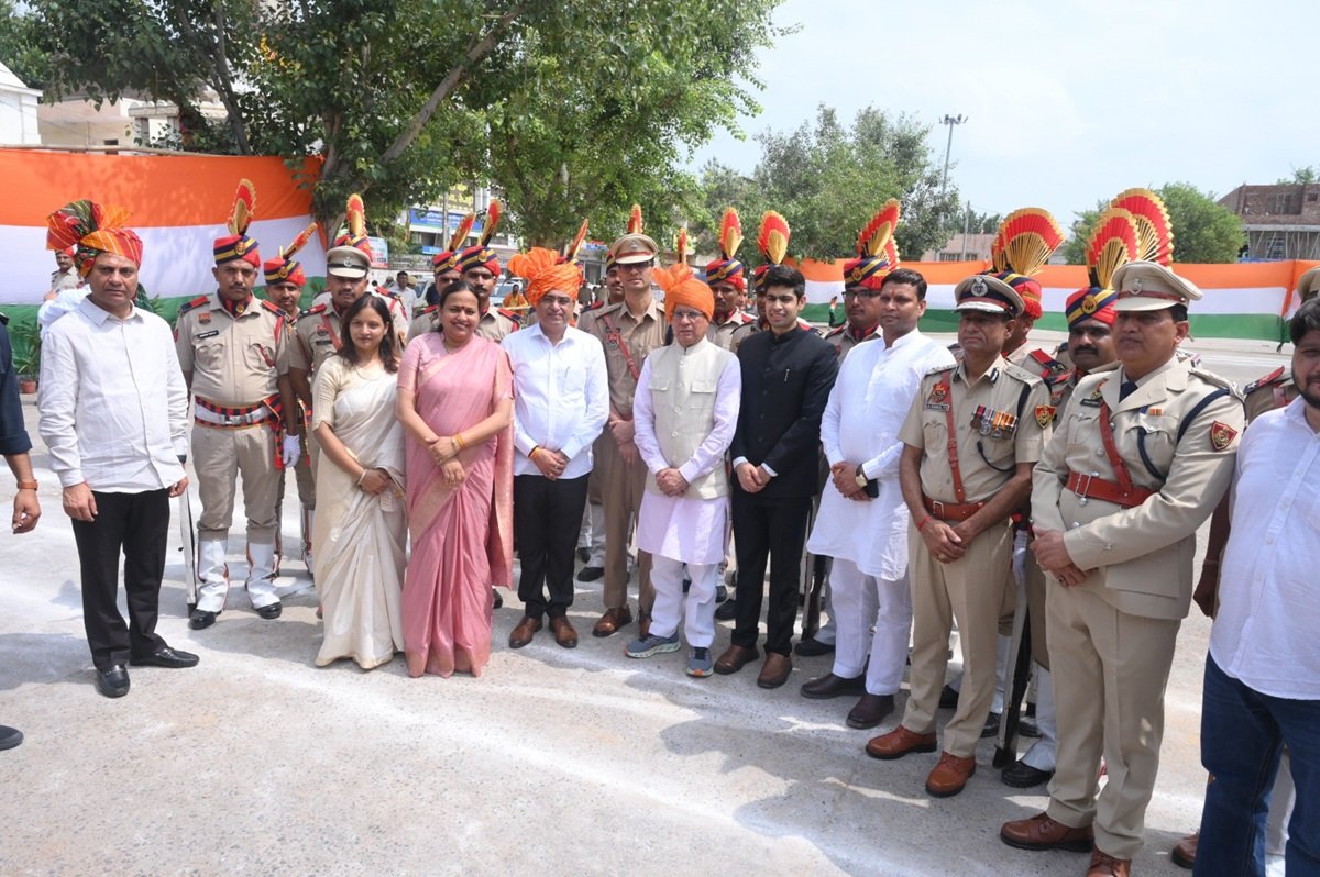 Independence Day Celebrations : उत्कृष्ट कार्य के लिए रेवाड़ी में 30 पुलिसकर्मी को किया सम्मानित