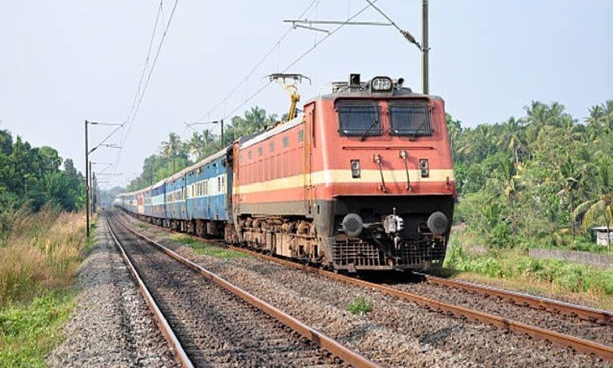 रेल यात्रियों के लिए जरूरी खबर, रेवाड़ी से चलने वाली इन ट्रेनों को रेलवे ने किया रद्द