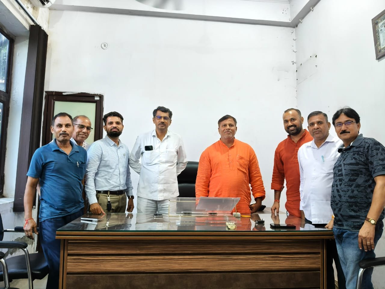 सेक्टर-4 की रेजिडेंट्स वेलफेयर एसोसिएशन (RWA) के प्रतिनिधिमंडल ने नगरपालिका चेयरमैन अजय जांगड़ा से मुलाकात कर ज्ञापन सौंपा और जमीन को तुरंत अतिक्रमण मुक्त कराने की मांग की।