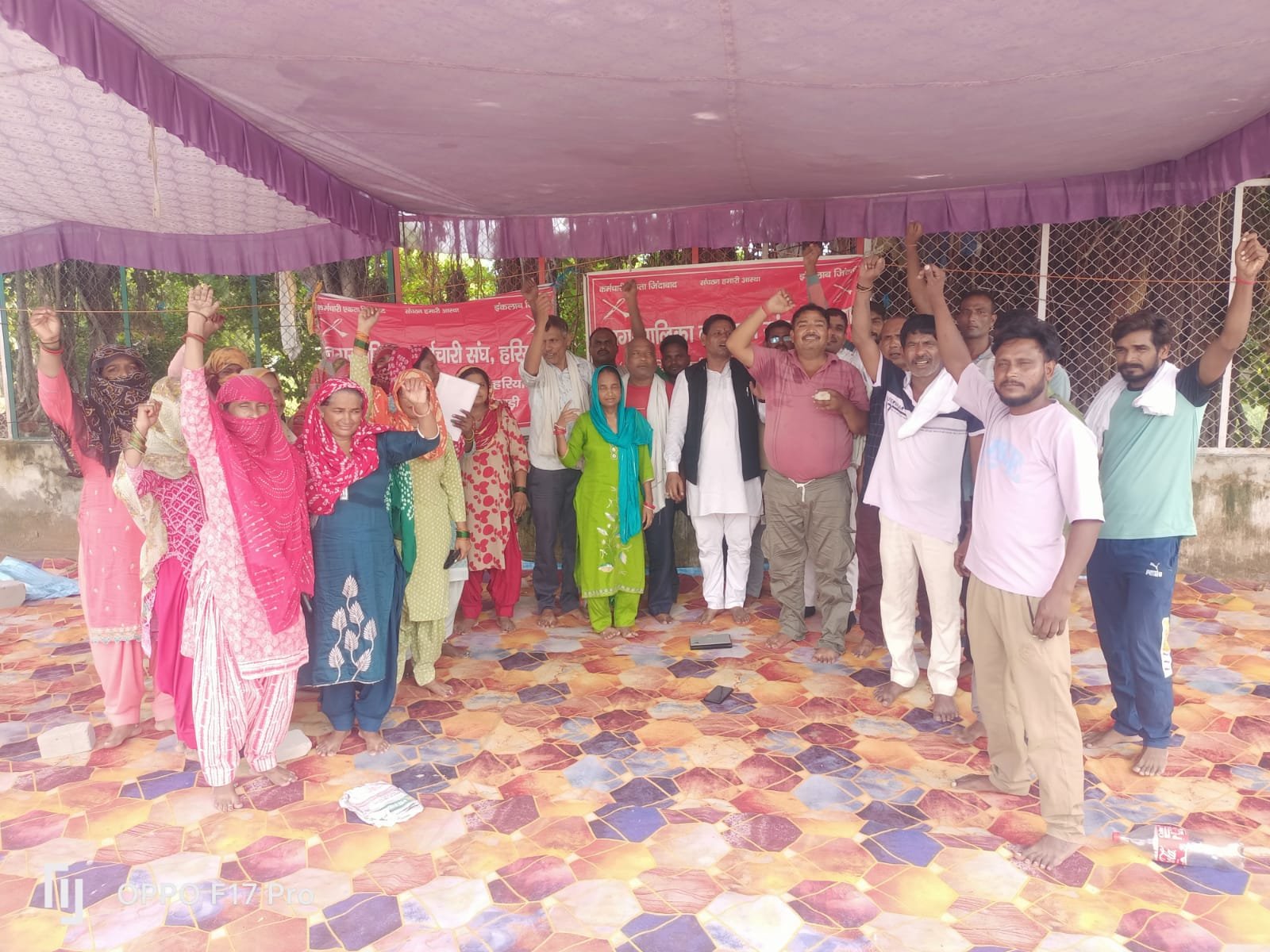 सफाई कर्मचारियों ने धारूहेड़ा में क्यों लगाए नारे सफाई कर्मचारियों ने धारूहेडा में मांगों को लेकर किया प्रदर्शन